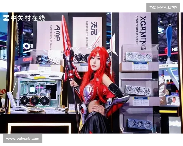 RTX 5080天启白色机甲美学太帅了 ChinaJoy2025索泰展台人气爆棚 RTX 5080天启白色机甲美学太帅了 ChinaJoy2025索泰展台人气爆棚